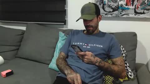 BadCouple  online show from 20, 9, 2025