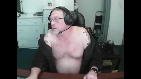 Snapshot of baddass60 chatting on 30, 10, 2025 SexyBaddass online show from 30, 10, 2025