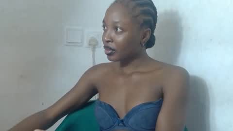baddiebitchx online show from 25, 6, 2026