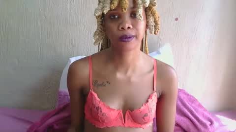 Snapshot of badkittylilyx chatting on 10, 9, 2025 Lily online show from 10, 9, 2025