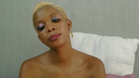 Snapshot of badkittylilyx chatting on 11, 11, 2025 Lily online show from 11, 11, 2025