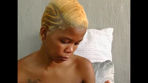 Snapshot of badkittylilyx chatting on 14, 11, 2025 Lily online show from 14, 11, 2025