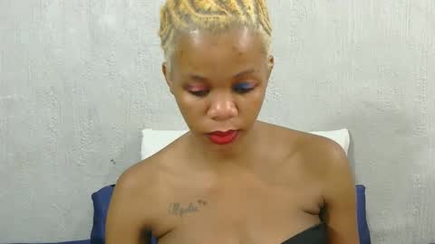 Snapshot of badkittylilyx chatting on 16, 11, 2025 Lily online show from 16, 11, 2025