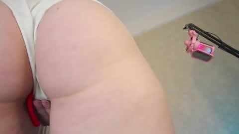 Snapshot of badwebcamgirl chatting on 13, 6, 2026 engely online show from 13, 6, 2026
