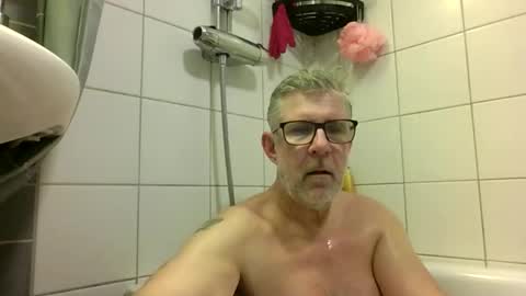 Snapshot of baggelina75 chatting on 21, 5, 2026 baggelina75 online show from 21, 5, 2026