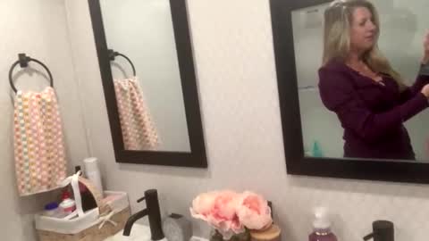 Snapshot of baingram1 chatting on 1, 1, 2025 Happy Girl online show from 1, 1, 2025