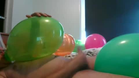 Snapshot of balloontime chatting on 2, 11, 2025 balloontime online show from 2, 11, 2025