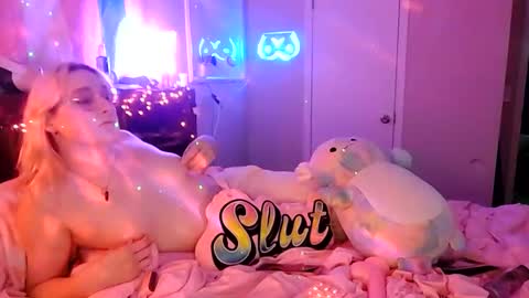 Snapshot of bambibimbosparkles chatting on 13, 2, 2025 Bambi Sparkles TS online show from 13, 2, 2025