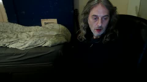 Snapshot of bangintoleather chatting on 19, 4, 2026 bangintoleather online show from 19, 4, 2026