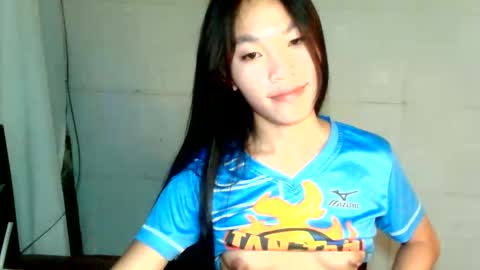 Snapshot of baninay810654 chatting on 17, 5, 2026 baninay810654 online show from 17, 5, 2026