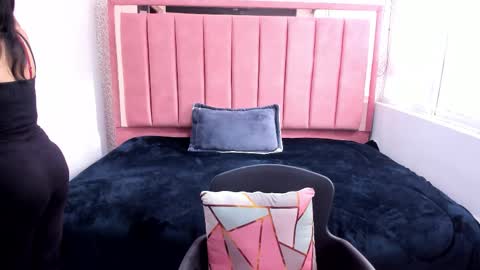 Snapshot of barbara_fox__ chatting on 25, 11, 2025 B A R B A R A online show from 25, 11, 2025