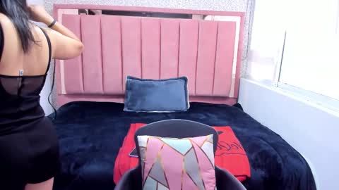 Snapshot of barbara_fox__ chatting on 2, 12, 2025 B A R B A R A online show from 2, 12, 2025