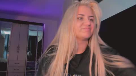 Snapshot of barbarasiren chatting on 12, 10, 2025 barbarasiren online show from 12, 10, 2025