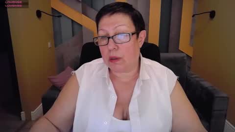 Snapshot of barbaraturners chatting on 2, 2, 2025 barbaraturners online show from 2, 2, 2025