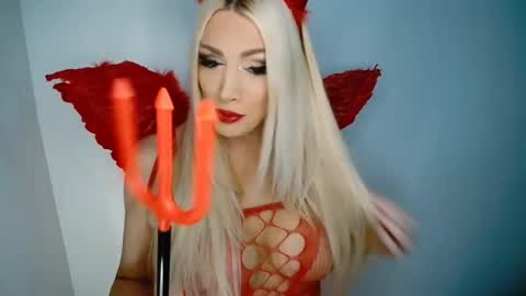 Barbi Bentley online show from 31, 10, 2025