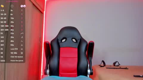 Nicolle  online show from 7, 4, 2026