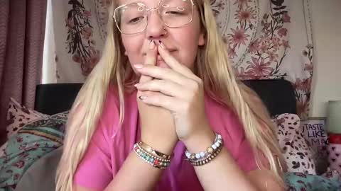 barbiegirl966 online show from 5, 10, 2025