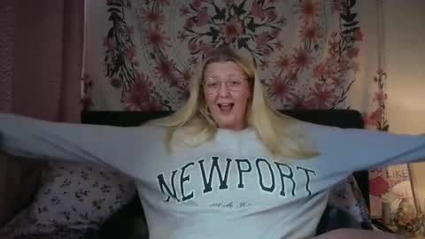 Snapshot of barbiegirl966 chatting on 3, 5, 2026 barbiegirl966 online show from 3, 5, 2026
