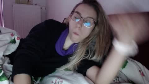 Snapshot of barelylegalblondy chatting on 5, 2, 2026 Lena online show from 5, 2, 2026