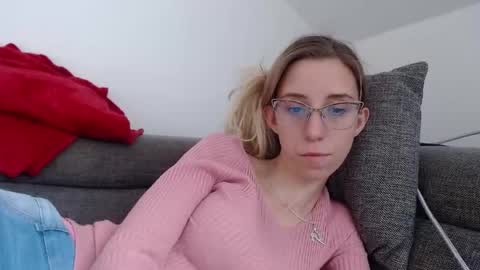 Snapshot of barelylegalblondy chatting on 8, 5, 2026 Lena online show from 8, 5, 2026