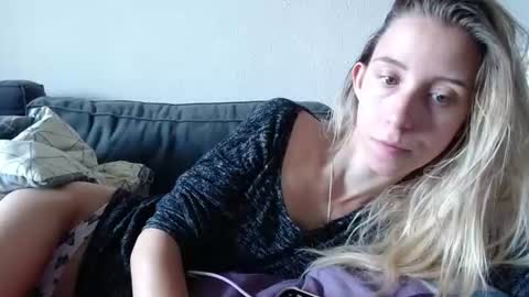 Snapshot of barelylegalblondy chatting on 11, 6, 2026 Lena online show from 11, 6, 2026