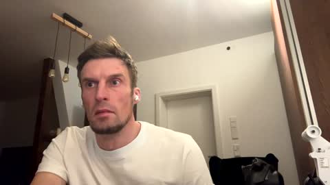 Snapshot of basst23 chatting on 4, 1, 2025 basst23 online show from 4, 1, 2025