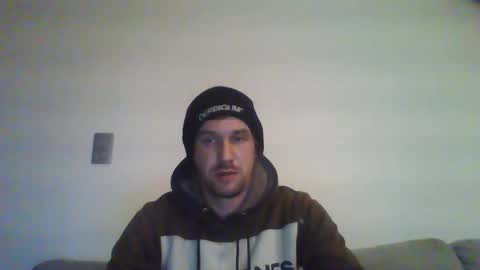 Snapshot of basteleus1 chatting on 18, 2, 2025 basteleus1 online show from 18, 2, 2025