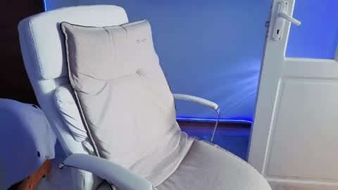 Snapshot of basystem8 chatting on 11, 4, 2026 BASY online show from 11, 4, 2026