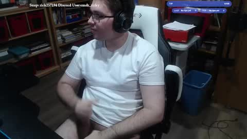 Snapshot of baterricky chatting on 29, 11, 2025 Ricky online show from 29, 11, 2025