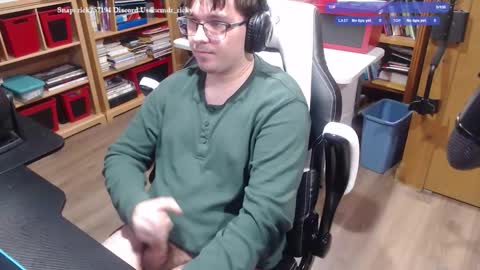 Snapshot of baterricky chatting on 20, 12, 2025 Ricky online show from 20, 12, 2025