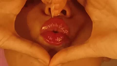 Snapshot of batmansfavoritewife chatting on 16, 4, 2026 Your always sexy Harley online show from 16, 4, 2026