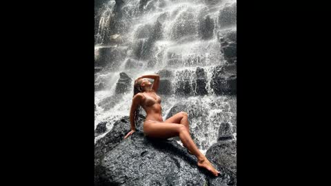 Battyredhair online show from 7, 4, 2026