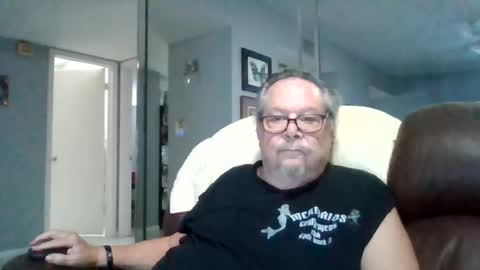 Single Grandpa in Florida. Love to C2C and have Fun Privately online show from 24, 6, 2026
