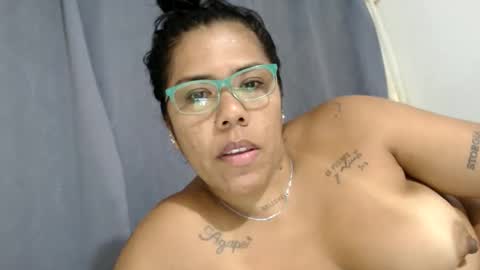 Snapshot of bbc_mixedgirl chatting on 6, 5, 2026 bbc_mixedgirl online show from 6, 5, 2026
