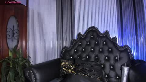Snapshot of bdsm_ebony chatting on 8, 5, 2026 Tanisha online show from 8, 5, 2026