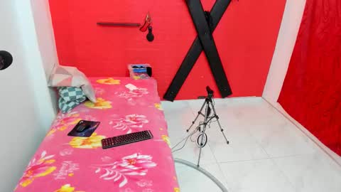 Snapshot of bdsmforever18 chatting on 18, 3, 2026 rever online show from 18, 3, 2026