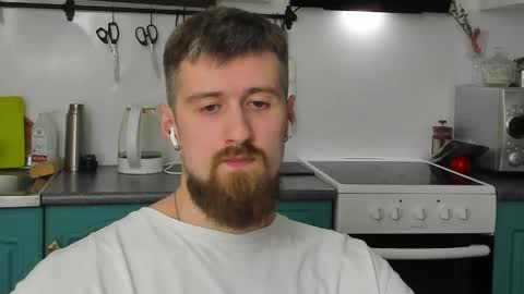 Snapshot of bearded_legend chatting on 15, 5, 2026 Zeus online show from 15, 5, 2026