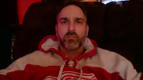 Snapshot of beardedambition chatting on 10, 3, 2026 beardedambition online show from 10, 3, 2026