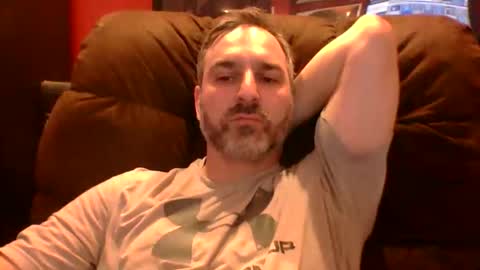 Snapshot of beardedambition chatting on 6, 4, 2026 beardedambition online show from 6, 4, 2026