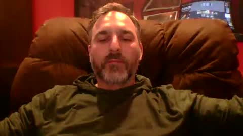 Snapshot of beardedambition chatting on 14, 4, 2026 beardedambition online show from 14, 4, 2026