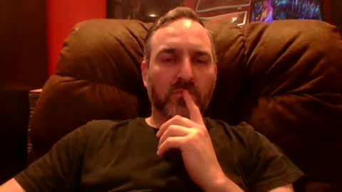Snapshot of beardedambition chatting on 15, 4, 2026 beardedambition online show from 15, 4, 2026