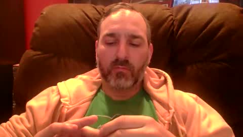 Snapshot of beardedambition chatting on 17, 4, 2026 beardedambition online show from 17, 4, 2026