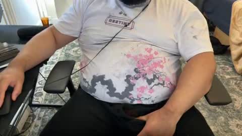 Snapshot of beardudeguy chatting on 8, 6, 2026 beardudeguy online show from 8, 6, 2026