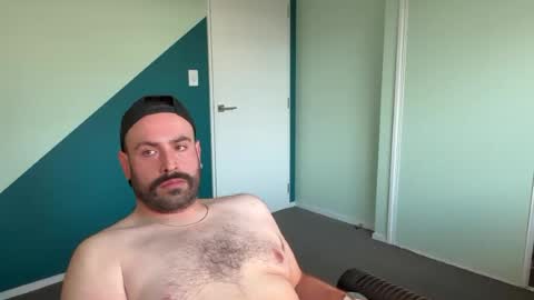 Snapshot of bearguynz chatting on 22, 6, 2026 bearrrr online show from 22, 6, 2026
