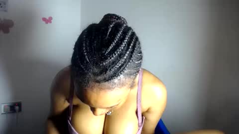 Snapshot of beautiful_moanna chatting on 25, 5, 2026 moanna online show from 25, 5, 2026