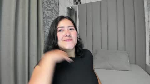 Snapshot of beautifulgirl4u_ chatting on 6, 7, 2026 online show from 6, 7, 2026