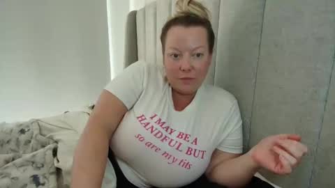 Snapshot of beauty4agent chatting on 9, 2, 2026 beauty4agent online show from 9, 2, 2026