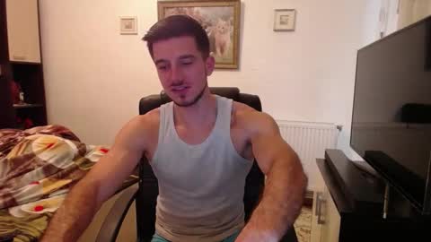 Snapshot of beauty_hard_beast chatting on 5, 10, 2025 Mia and Jake online show from 5, 10, 2025