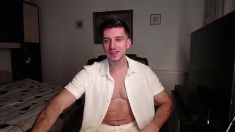 Mia and Jake online show from 8, 1, 2026