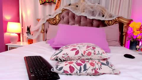 Luna online show from 5, 11, 2025